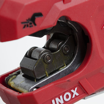 Milwaukee M12 PCSS-302 kompaktní řezák RAPTOR na trubky INOX