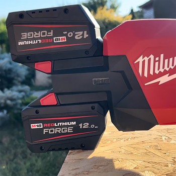 Milwaukee M18 F2BCU-122 křovinořez s rukojetí a postrojem