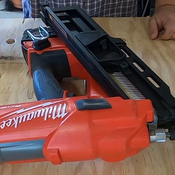 Milwaukee M18 FN16GA-0X aku hřebíkovačka