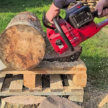 Milwaukee M18 F2CHS50-0 FUEL Aku řetězová pila